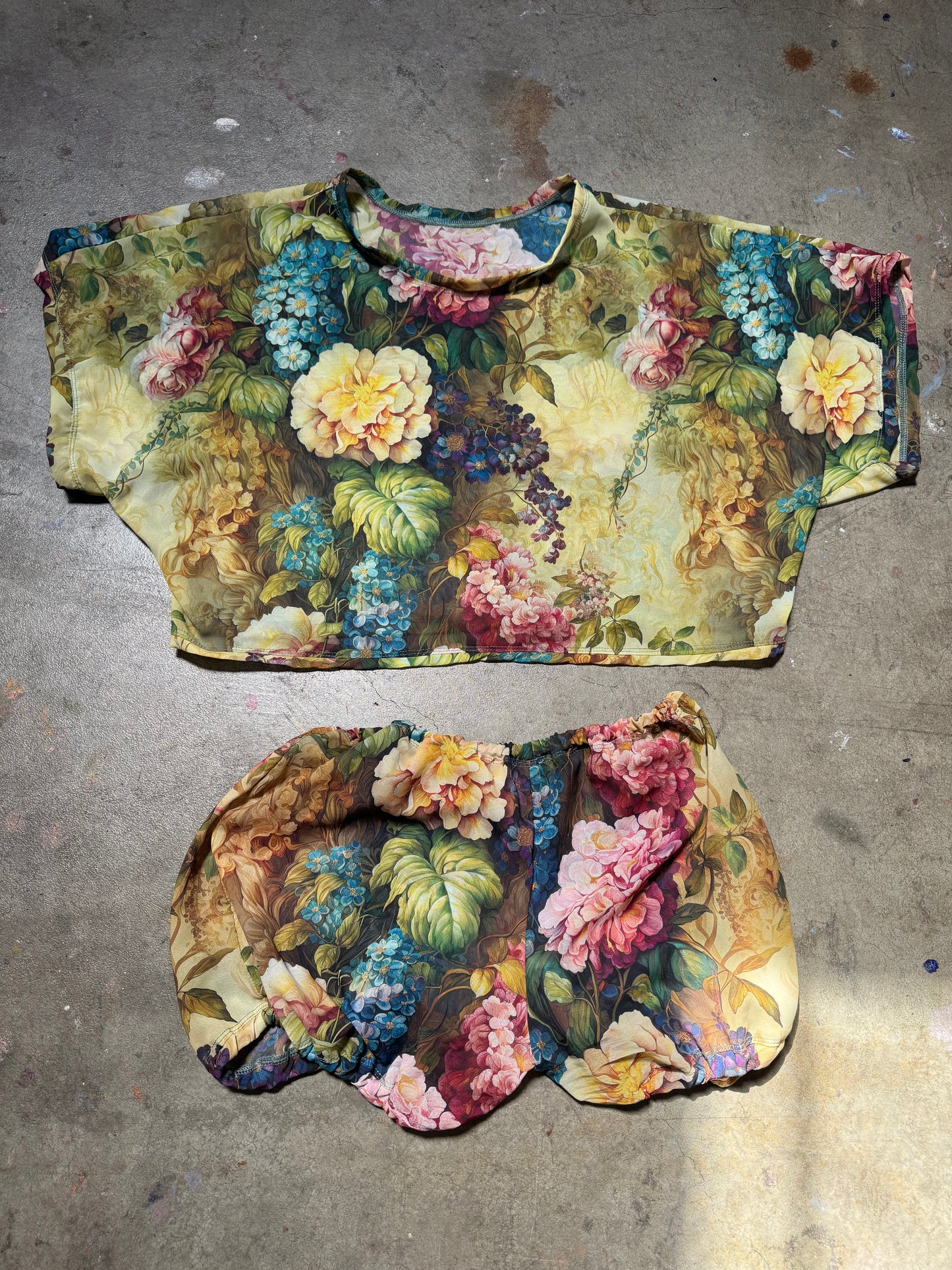 May Flowers  crop top and shawties set