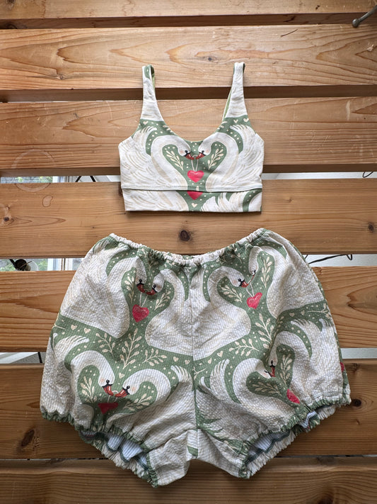 A Green Love Birds Bloomers set